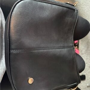 Chic Black Leather Crossbody Bag